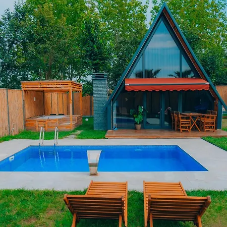 Nature House Homestay *